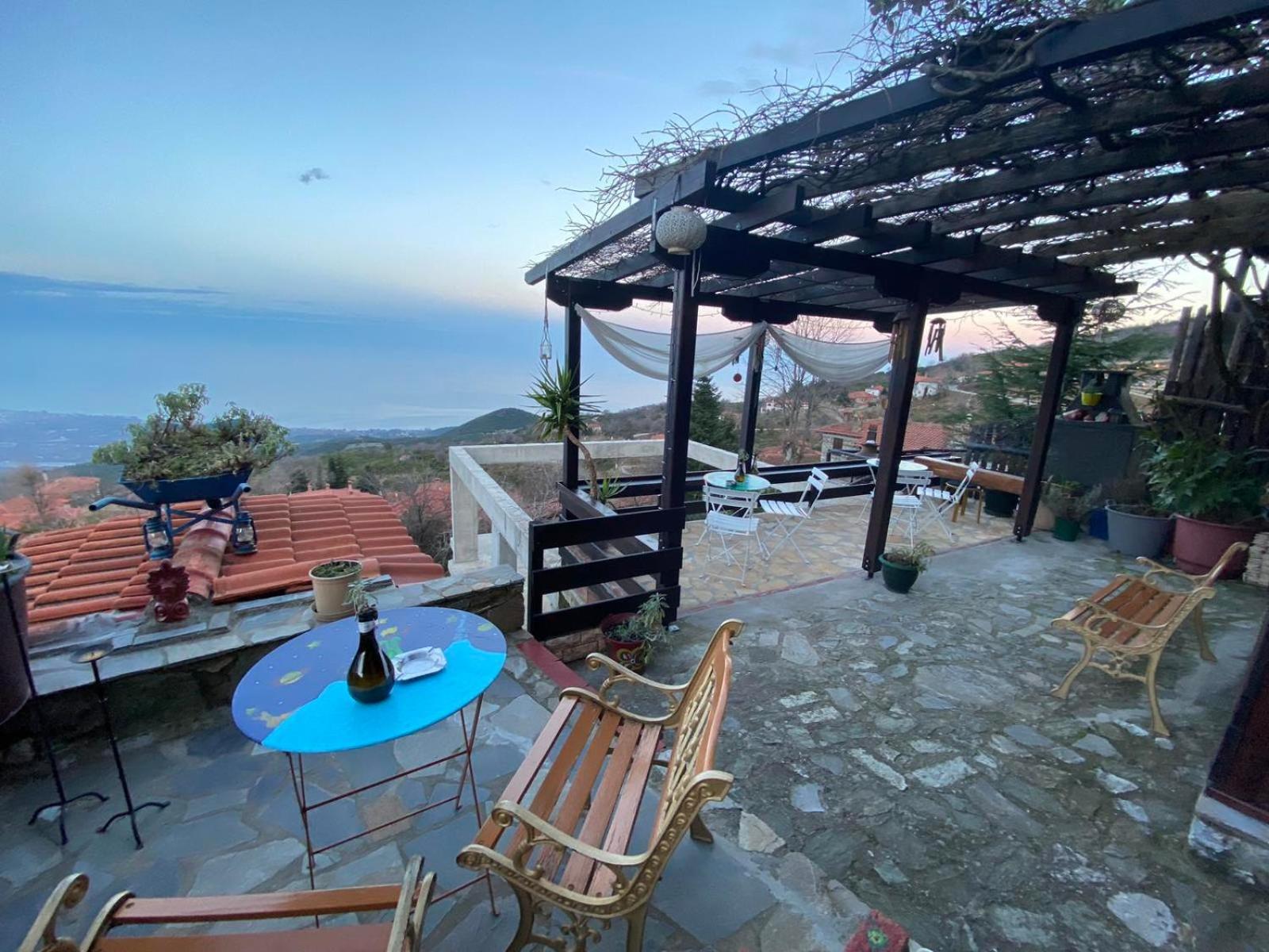 Traditional Guesthouse Erato Палеос-Пантелеймонас Экстерьер фото